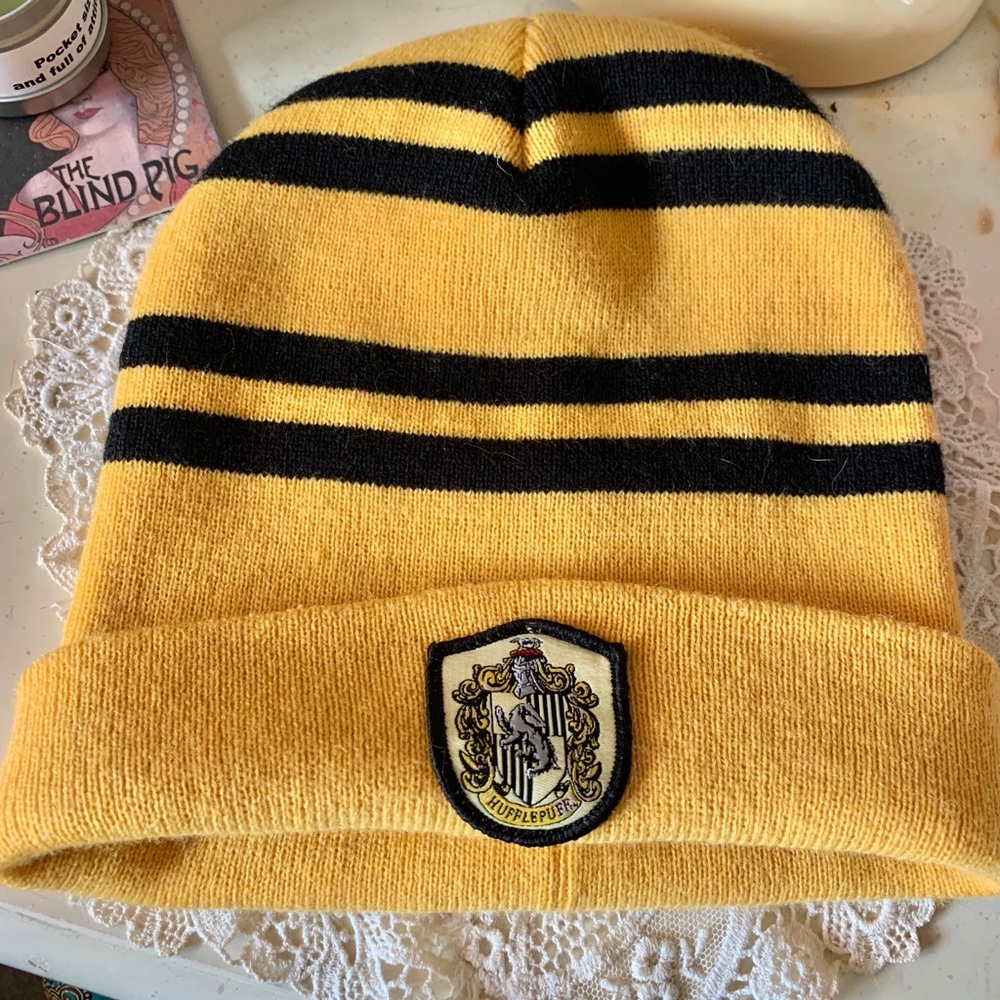 Hufflepuff knit hat